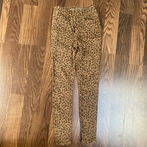 Super high rise Jegging American eagle cheetah size 4 super stretch skinny jeans